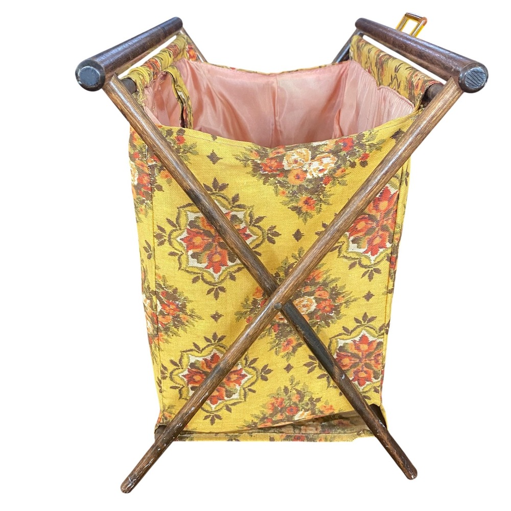 Vintage MCM Floral Folding Stand Up Knitting Craft Sewing Yarn Basket Lucite